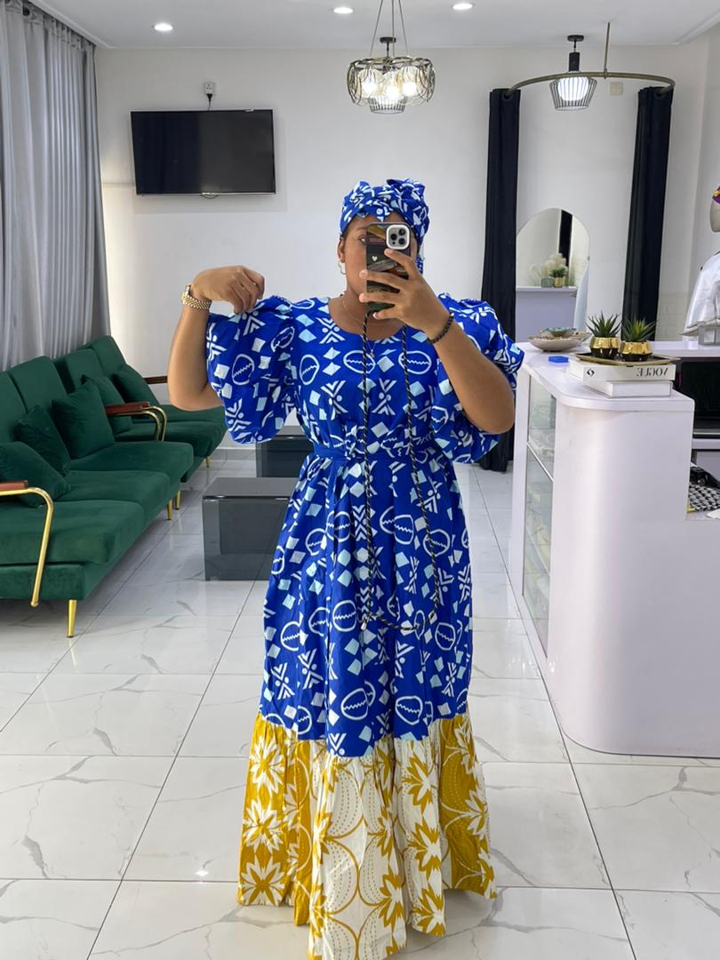 Robe africaine bleue et jaune imprimés mixtes