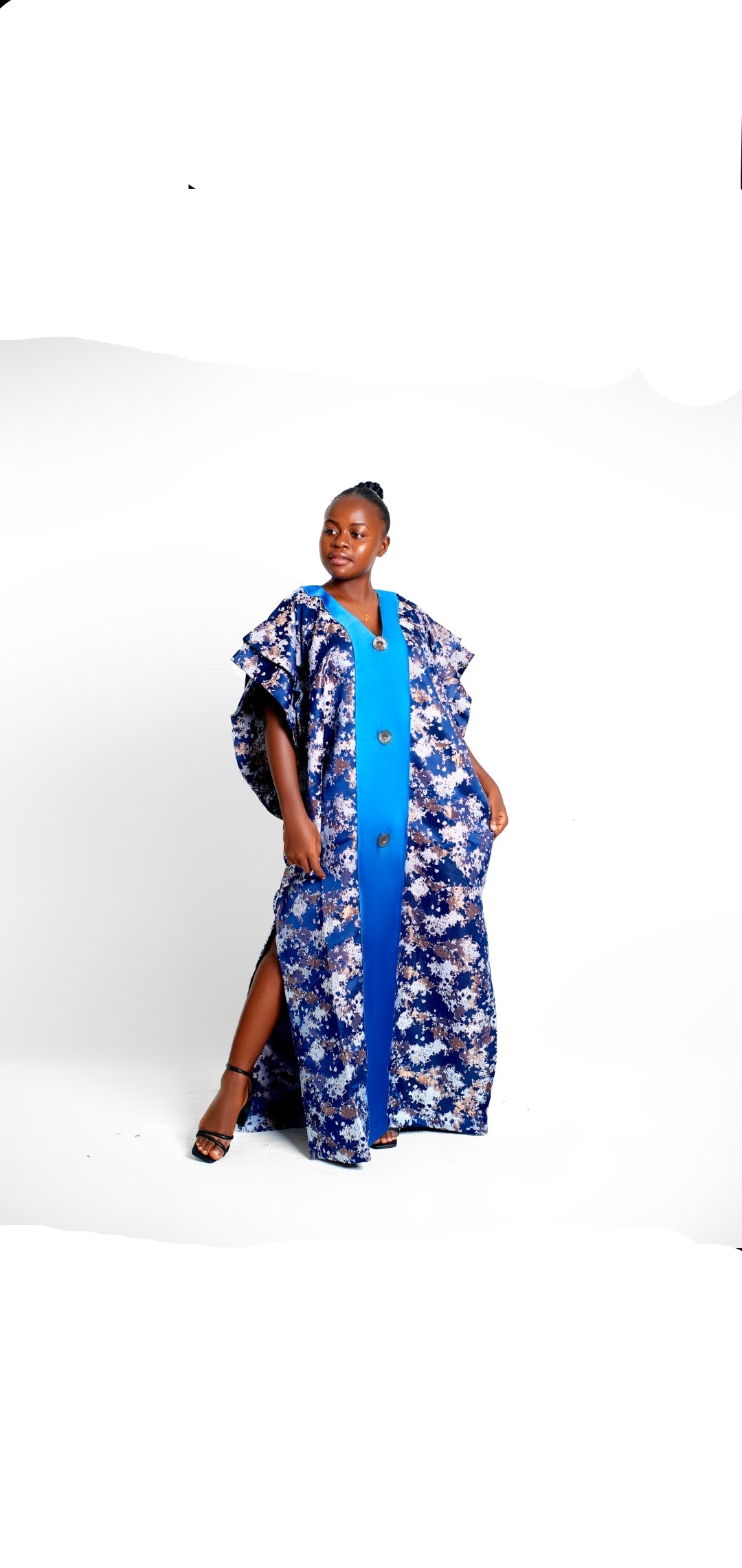 Boubou africain bleu femme chic moderne et traditionnel