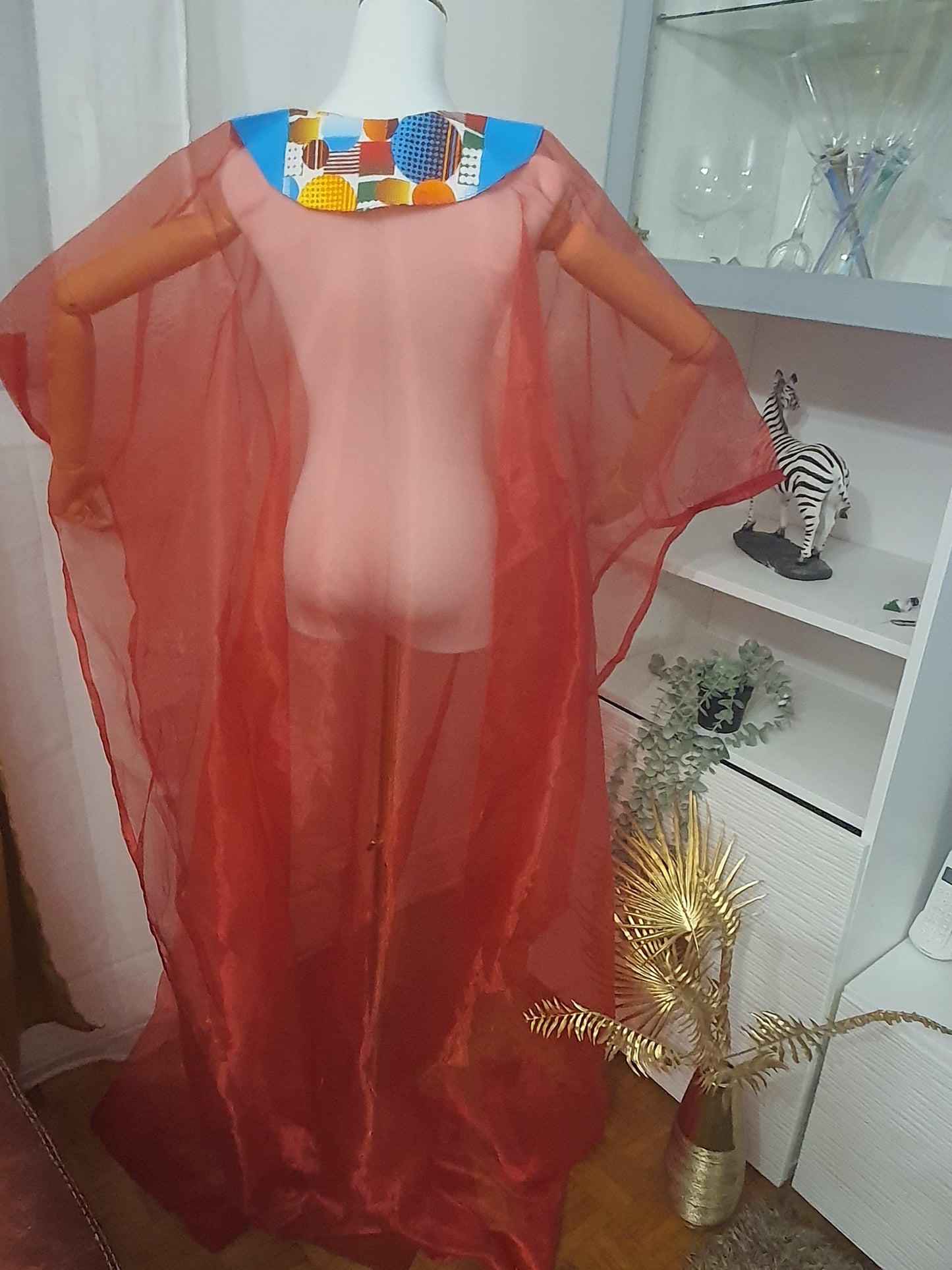 Kimono africain rouge femme élégance chic et coloré