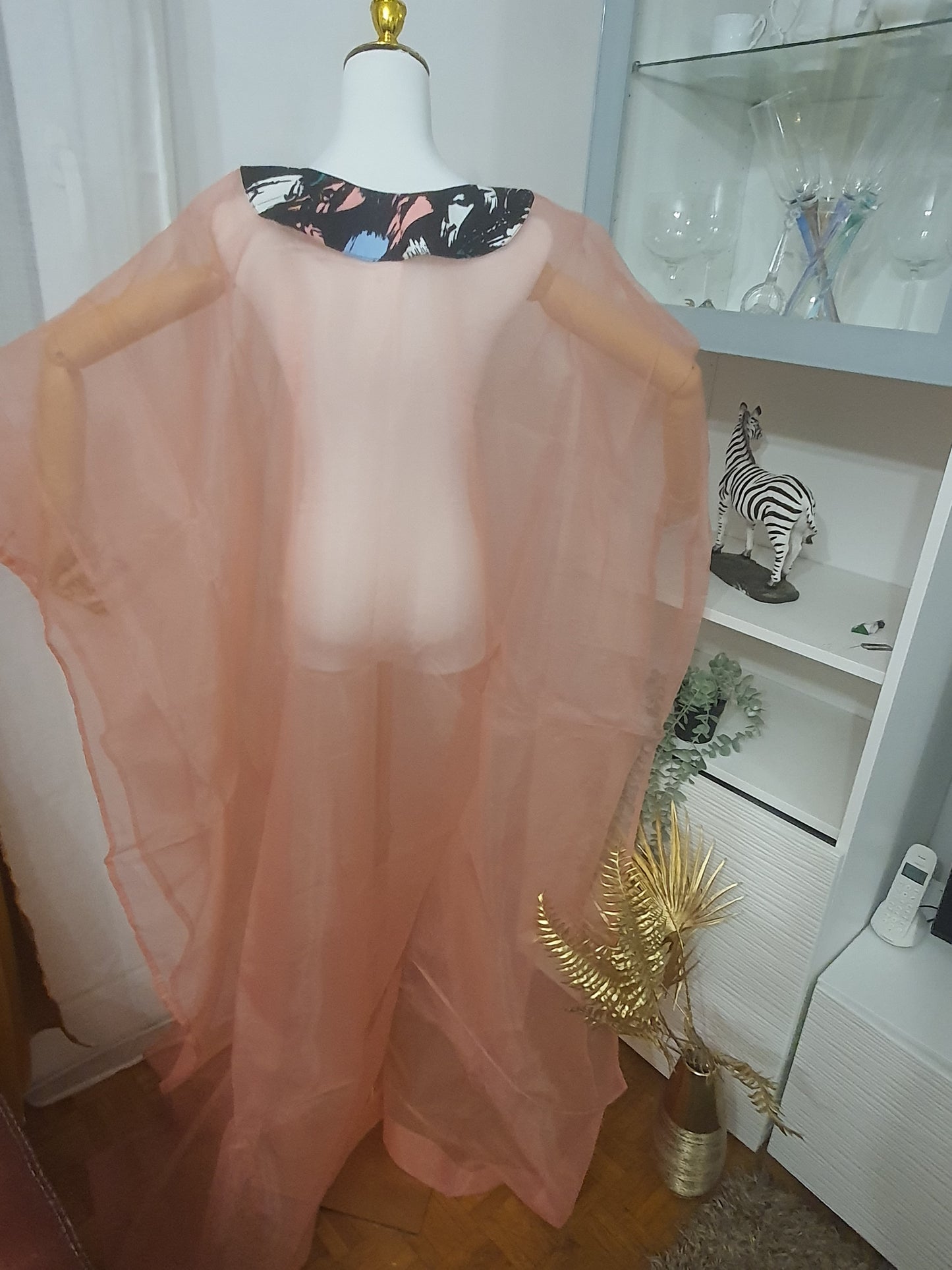 Kimono africain femme rose pêche transparent chic et original