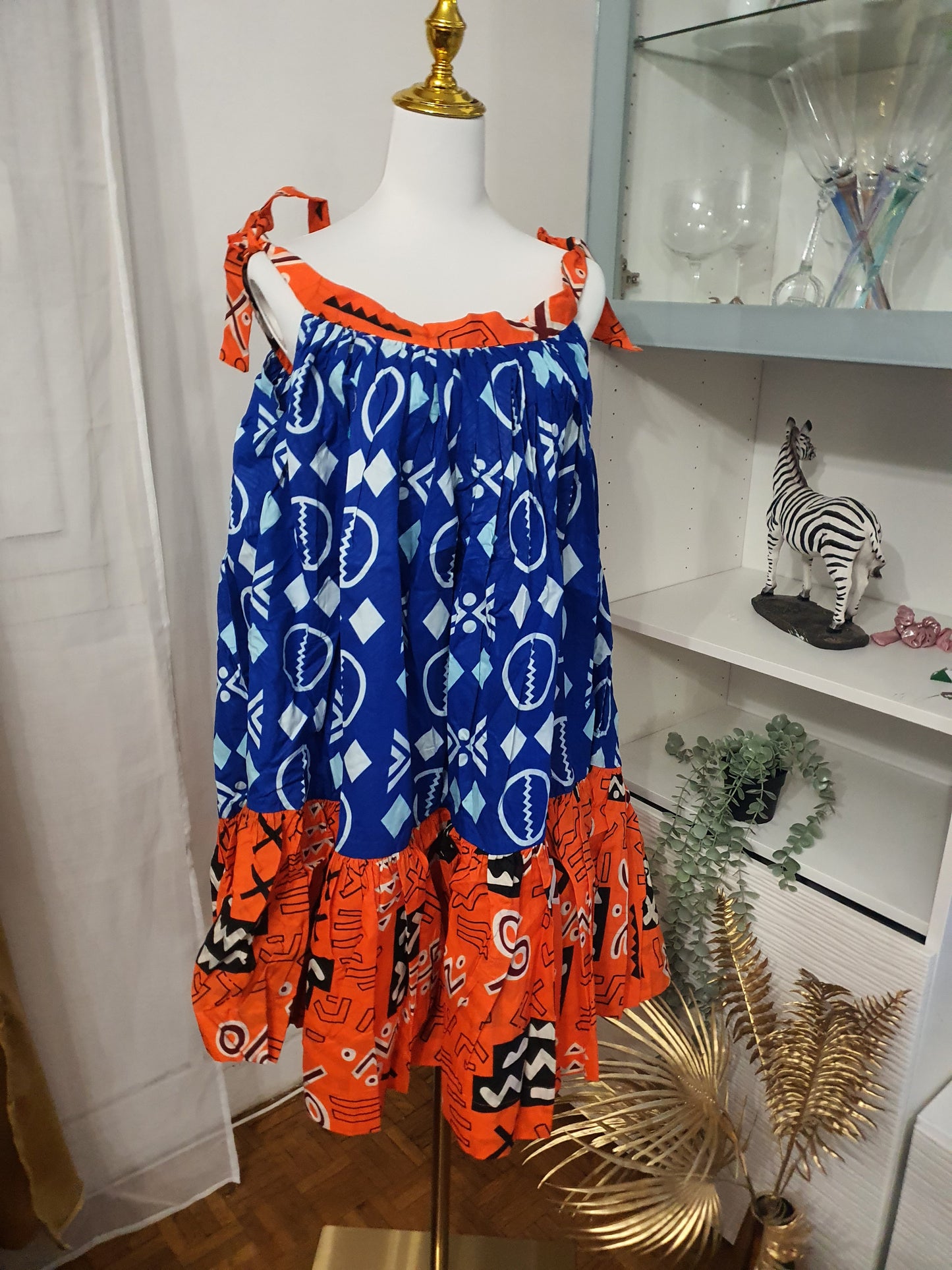 Robe africaine mini coloré bleu/orange à bretelles nœuds