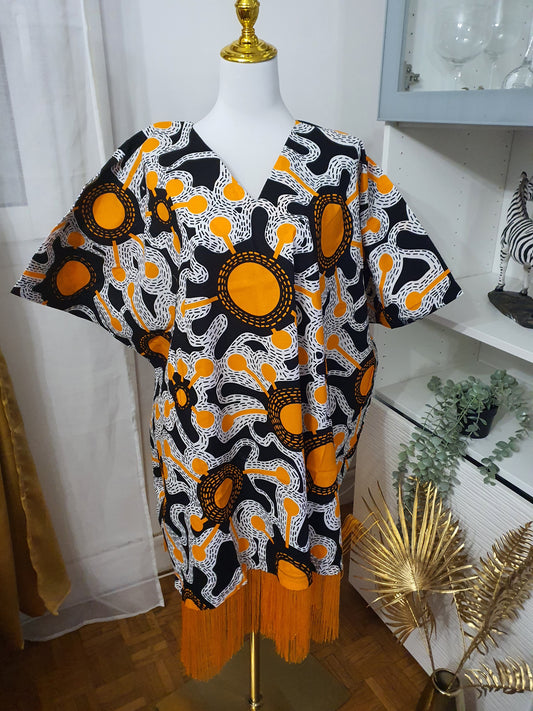 Robe africaine à frange imprimé noir blanc orange et franges longues