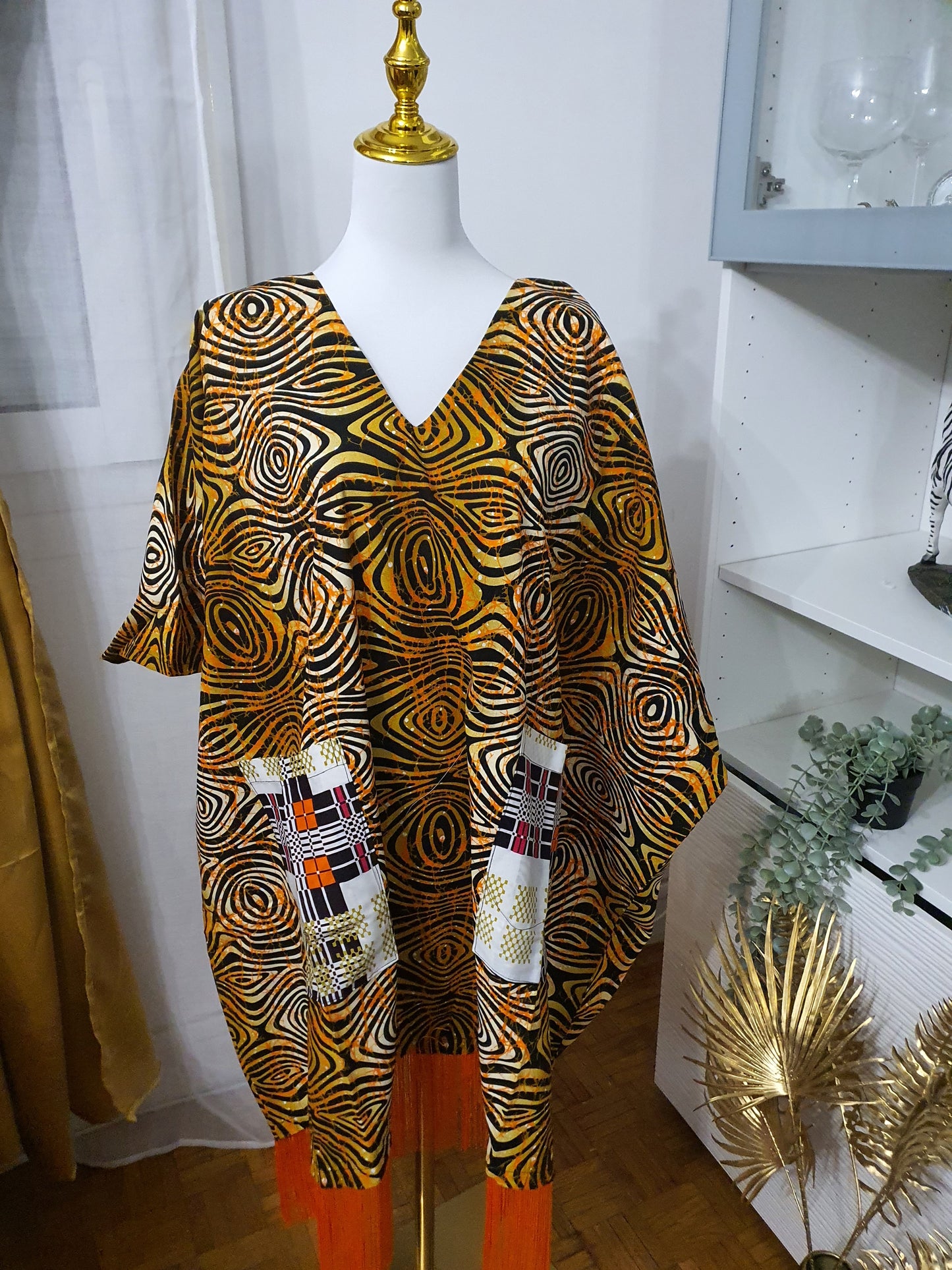Robe africaine à frange tissu orange & noir avec poches modernes