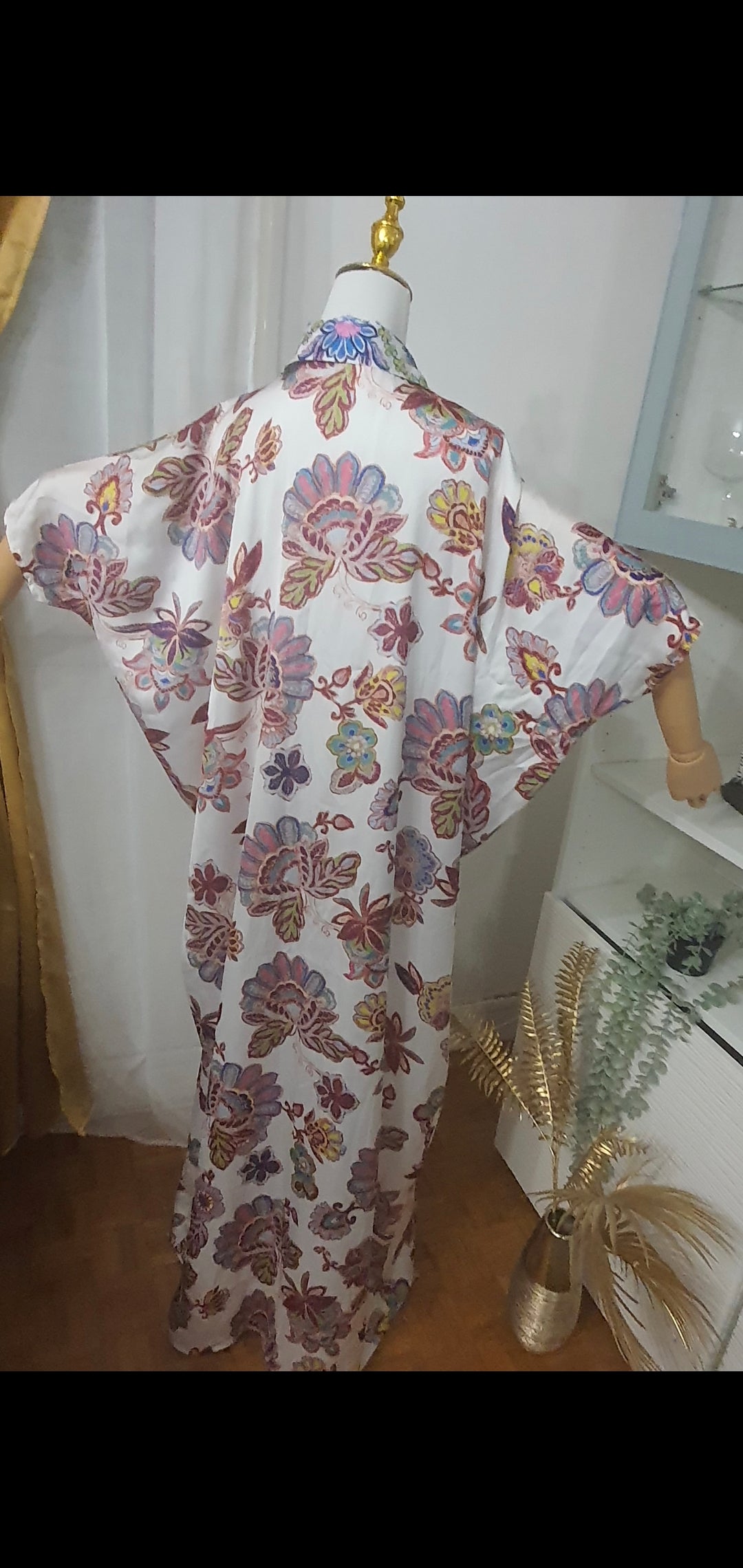 Robe longue fluide – Tissu imprimé fleuri chic